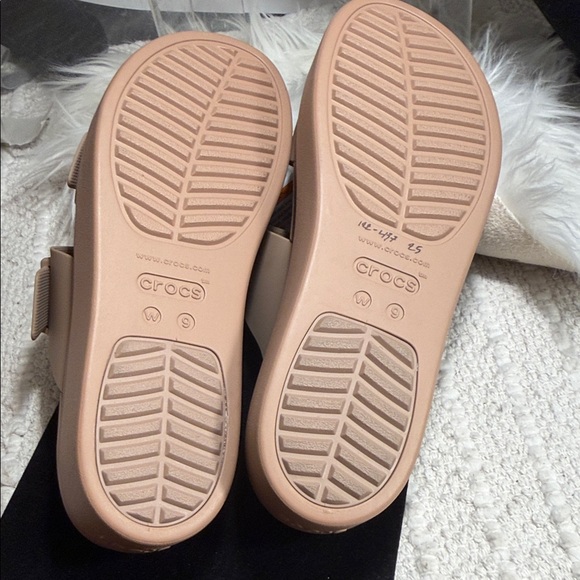 Crocs Women's Brooklyn Buckle Low Wedge sandals Size 9 Tan - Picture 8 of 11